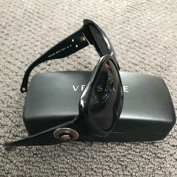 Versace Sunglasses - Picture 3 of 8